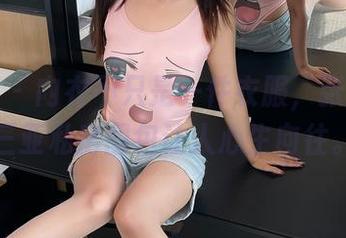 微密圈 – 内衣不只是一件衣服，张思允的三亚私房图包让人心生向往。