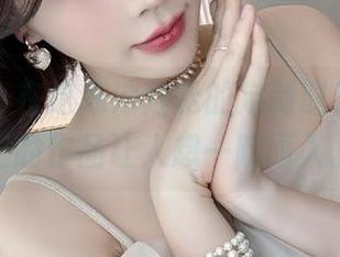 微密圈 – 在这泳池放松的定制时光，徐莉芝的作品让人想一跃而入。
