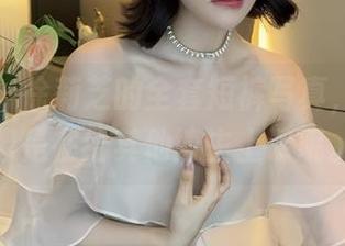 微密圈 – 徐莉芝的全套短裤写真，时髦得像是在给其他博主上课呢。