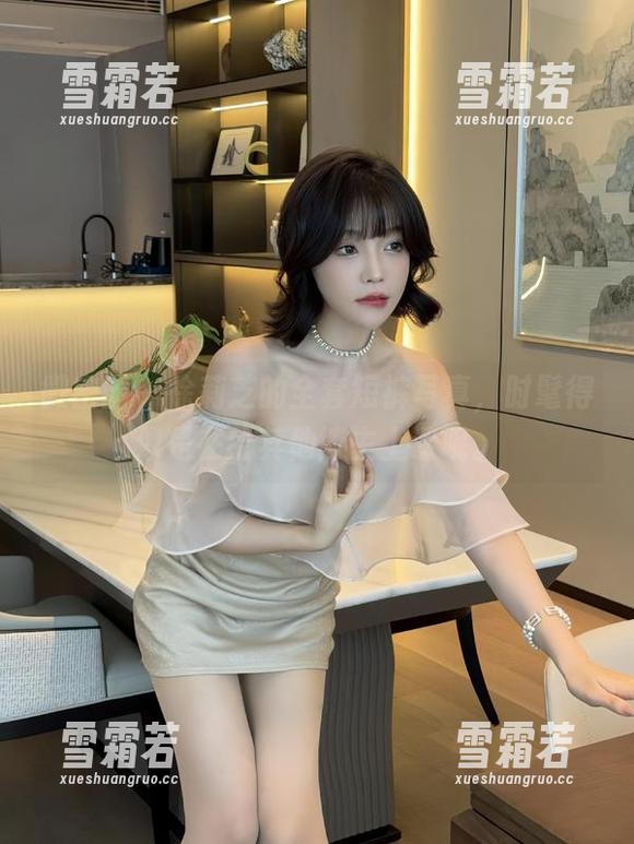 微密圈 - 徐莉芝的全套短裤写真，时髦得像是在给其他博主上课呢。