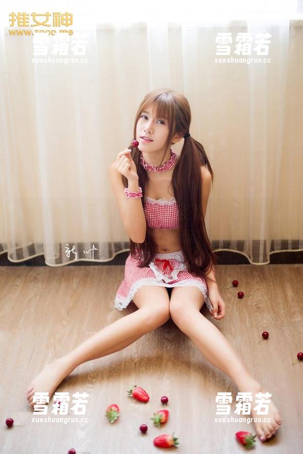 推女神 - 可儿Kayen在圣诞下的闪耀瞬间：谁说红绿配不能玩转写真？