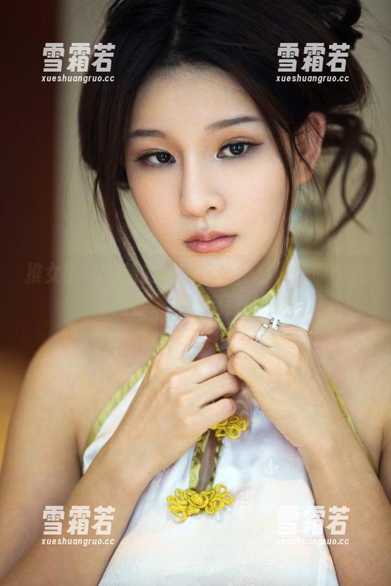 推女郎 - 最新的海边风格，赵惟依原图里的“随性”刷得我眼前一亮！
