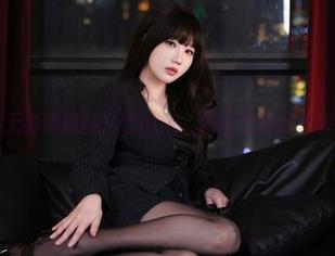 又来了，无影喵喵的吊带cos，原图看得我想多看几眼。