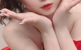 女孩们，你们看到是依酱呀的高清图了吗？好像又回到了高中。