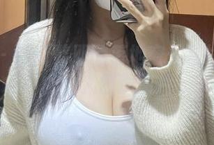 微密圈 – 是可馨耶的落地窗：在线透视她的动人四季图片