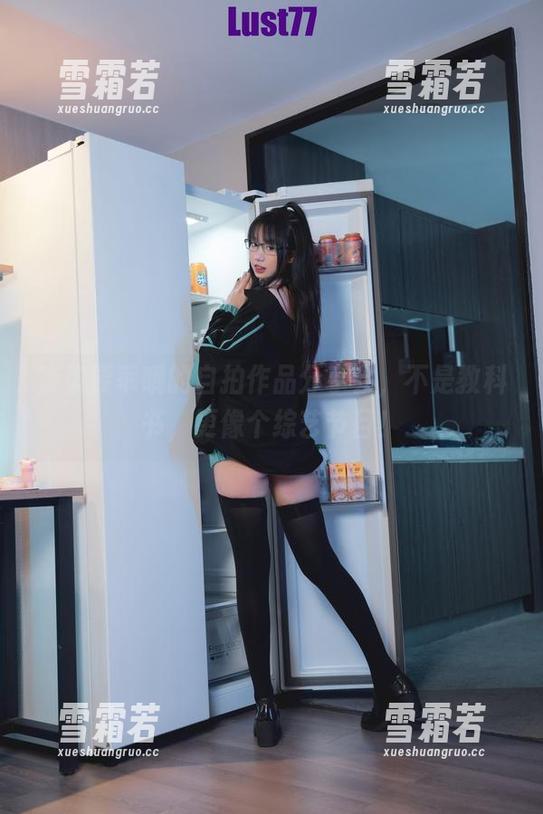 柒柒要乖哦的自拍作品分享会，不是教科书，更像个综艺节目！