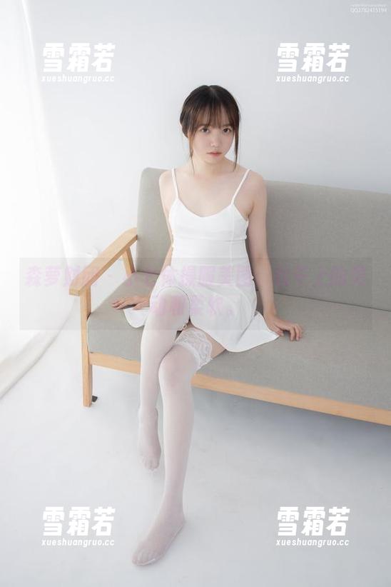 森萝财团 - 小七体操服美图：秋千上的灵动和柔软。
