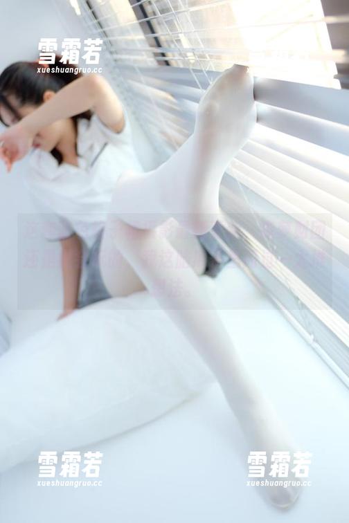这套蓝色格子裙摄影最新更新，森萝财团还是挺会玩的，我这脑瓜子里闪过一大堆想法。