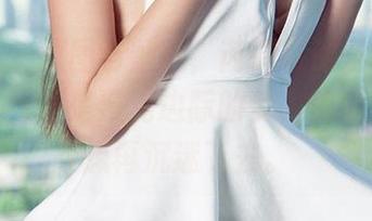爱尤物 – 原图与壁纸，芮晓颖的圣诞风格，乍一看像是漫无边际的梦，惊醒了却又想再沉迷下去。