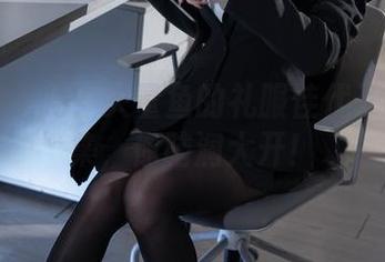 准备好了吗？矢量鱼的礼服佳代子cos图集，你脑洞大开！