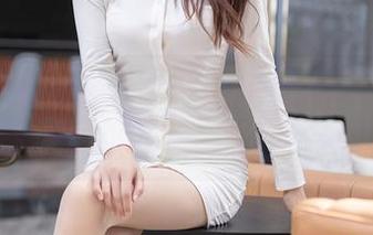 秀人网 – 高清图库中的油亮Carol周妍希，光滑程度堪比牛油