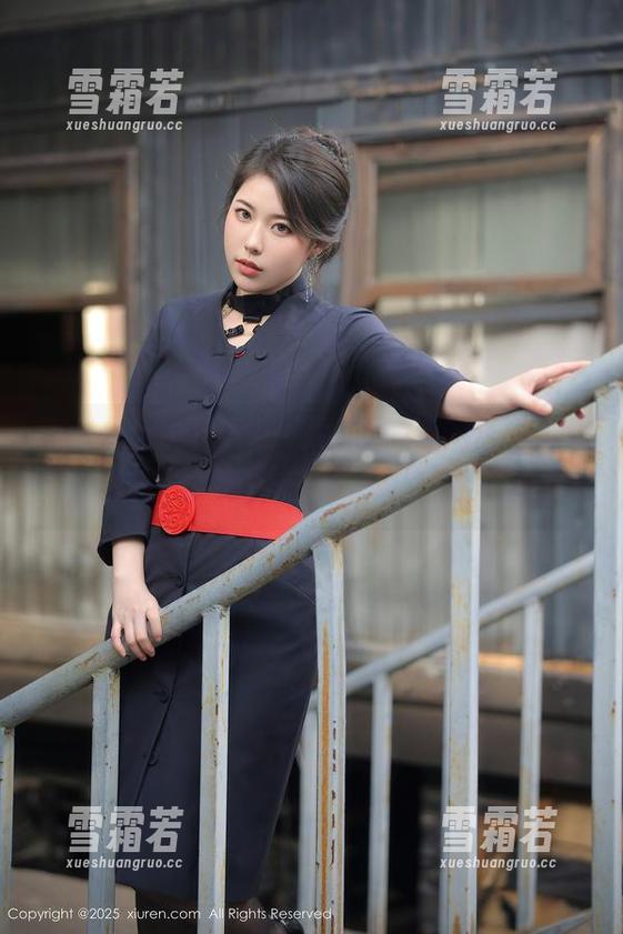 秀人网 - 说实话，媃柔rourou的吊带分享照片，不就是个“穿衣服的哲学”吗？