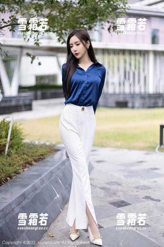 秀人网 - 白裙之美，无需花费——免费鉴赏王心悦的迷人作品！