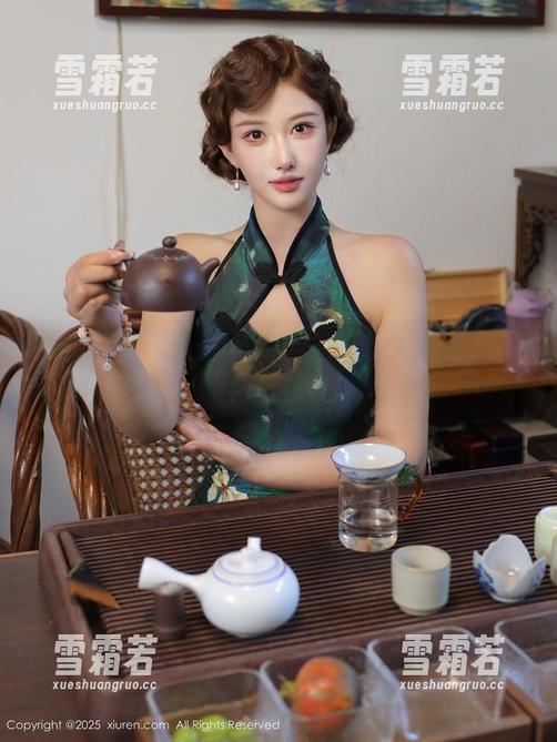 秀人网 - 当艾希儿脱鞋后：裸足和高清的完美碰撞！