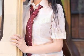 秀人网 – 护士雨儿1494美图，提前下载，心脏病患者请不要猛戳！