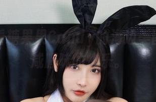 谁不想看糖果果Candy的海边美图？略带咸腥味的快乐。
