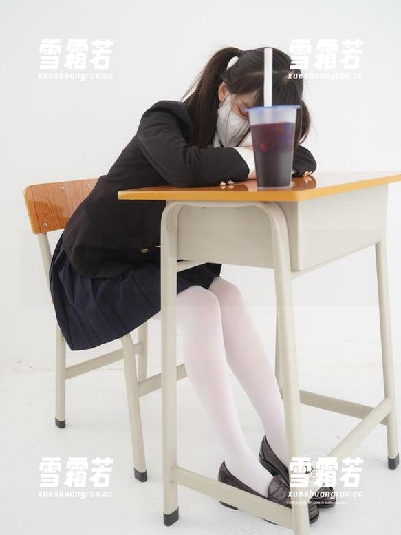 紧急企划-林书辞 紧急企划 - 看套图之前,得先肃然起敬,林书辞的眼镜也太会说话了。