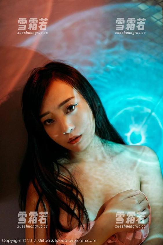 蜜桃社 - 结衣的天台：被阳光拯救的无圣光套图，好得让人想呼喊！