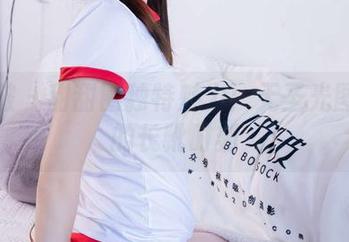袜啵啵 – 甜甜圈独特魅力：无圣光图片里的长靴时刻
