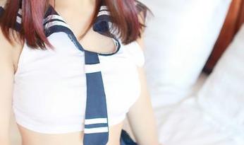 轰趴猫 – 更新！曲曲学姐写真，这种不经意的美，真让人意外。