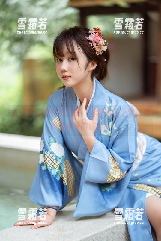 发现镜酱的免费图册：当制服遇上梦，哦那是神奇的结合！