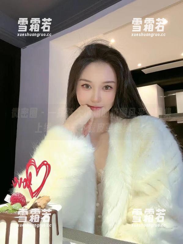 微密圈 - 一探陈大小姐的校服风采，图集上线，快来下载皮革继续吧！