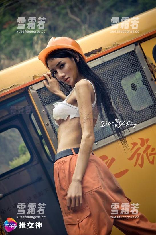 青豆客 - 喵喵哒的秘书合集：就算是工作，也要好好拍照。