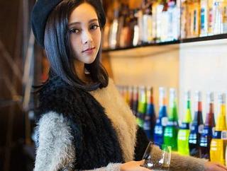 青豆客 – 歆小兔chobits图集更新：灰丝，轻松变身的挑战！