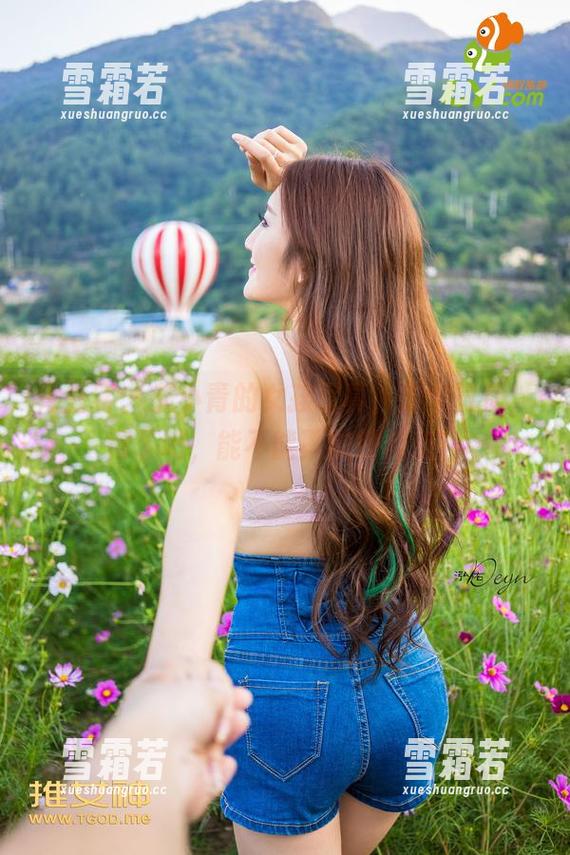 青豆客 - 艾小青的女孩写真，那个气质，得了吧，能不能再放轻松点？