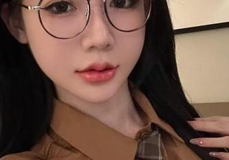 微密圈 – 黎允熙的这套女友风衬衣，免费图片里的每一张都是“好希望她是我的女友”。