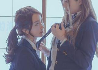 看黑川的海岛更新：红色肚兜双人出镜，爱情果然没道理。